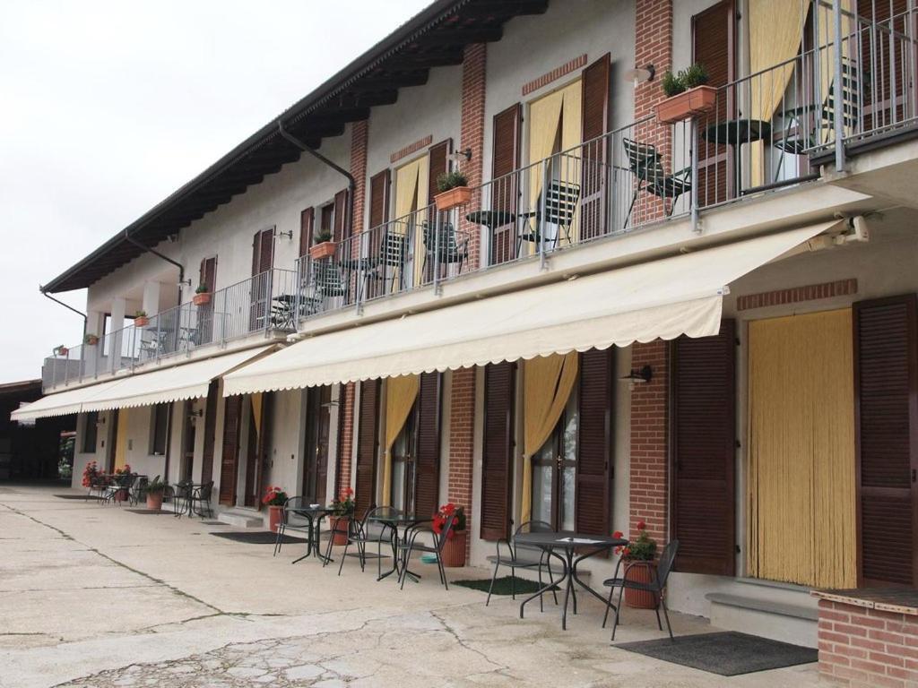 ברולו Agriturismo Le Viole מראה חיצוני תמונה
