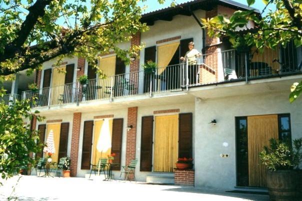 ברולו Agriturismo Le Viole מראה חיצוני תמונה