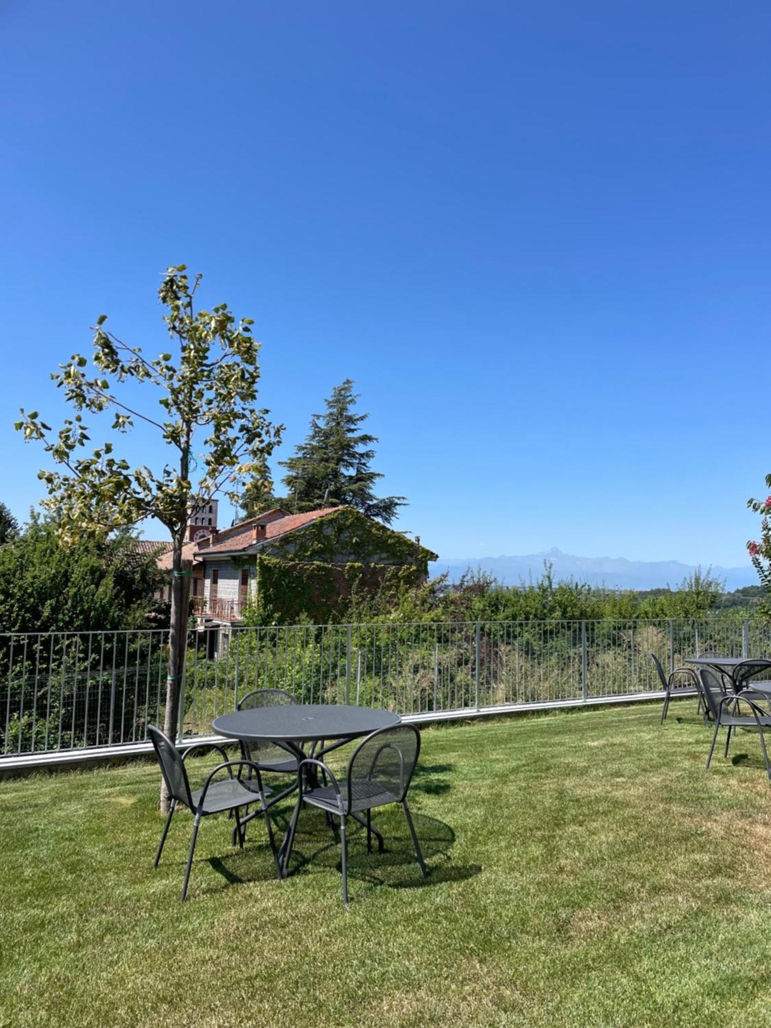 ברולו Agriturismo Le Viole מראה חיצוני תמונה