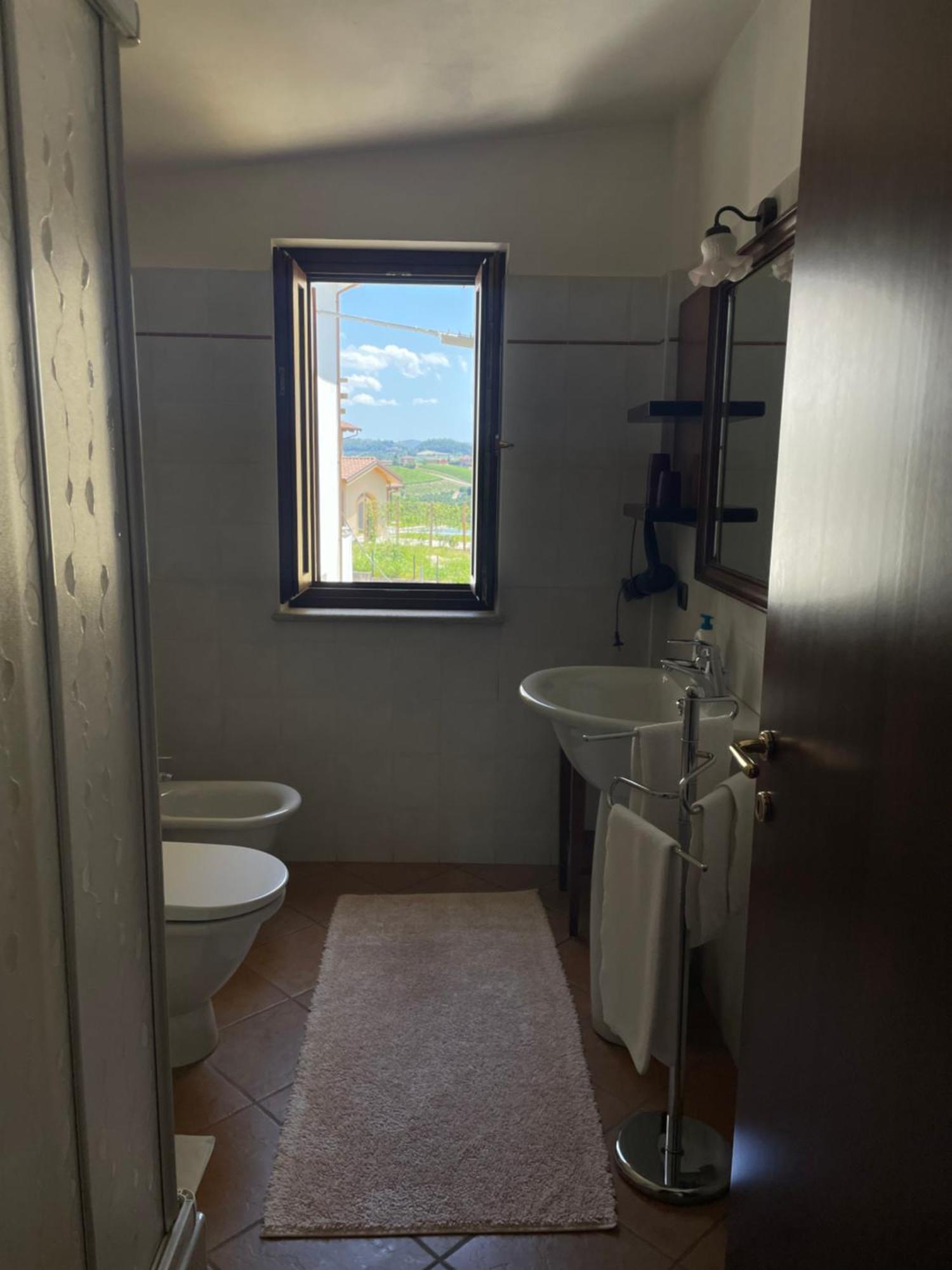 ברולו Agriturismo Le Viole מראה חיצוני תמונה