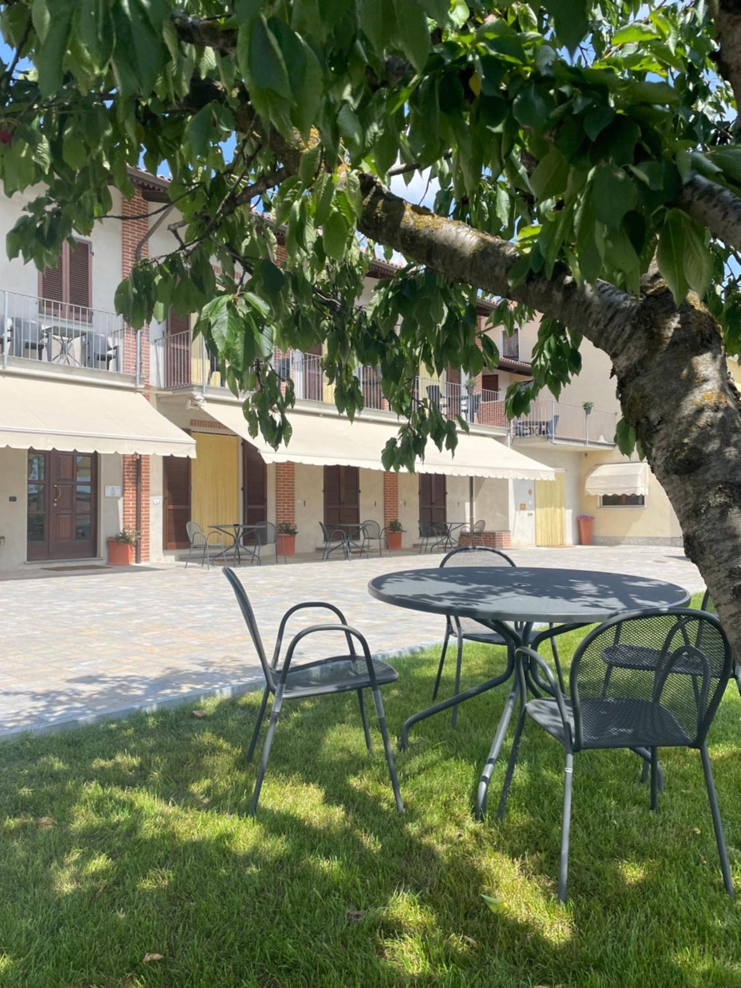 ברולו Agriturismo Le Viole מראה חיצוני תמונה
